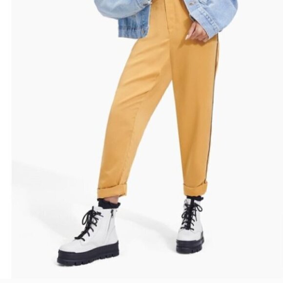 🔥🔥 UGG Sidnee Waterproof White Leather Platform Stacked Boot Size 8 New - Picture 2 of 8